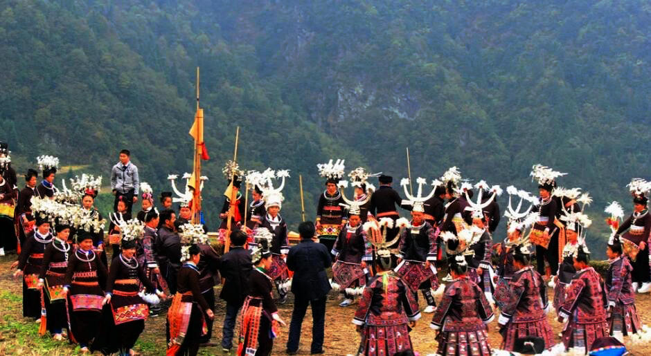 除了雷山县城以及西江千户苗寨有大型民间盛装游行外,黔东南的丹寨