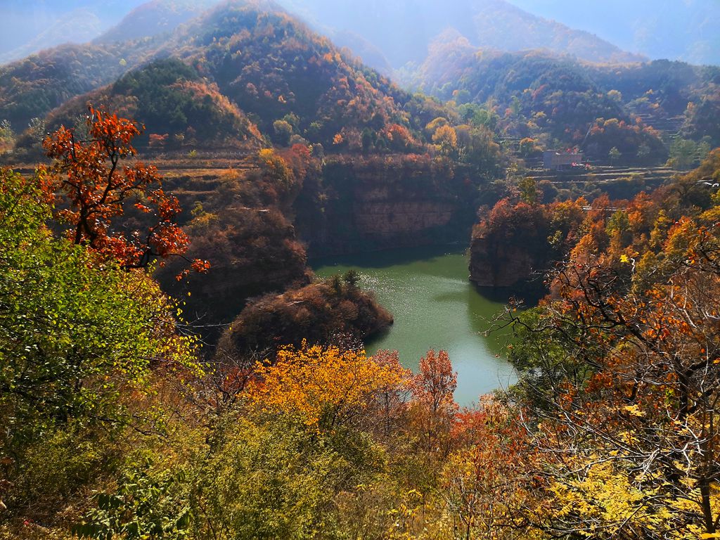 河北赞皇又险又美！太行山秘境之旅，丹崖翠壁，嶂石岩令人称奇_索道